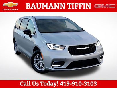 Used 2024 Chrysler Pacifica Touring-L