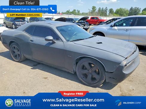 Used 2014 Dodge Challenger SXT Plus RWD image 5