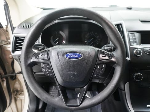 Used 2017 Ford Edge SE image 14