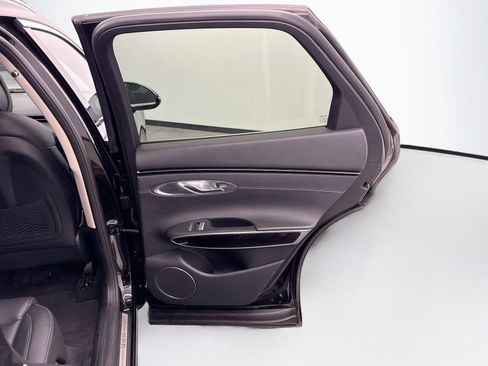 Used 2025 Genesis GV70 2.5T AWD/4WD image 32