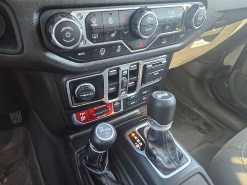 Used 2025 Jeep Wrangler Unlimited Sport AWD/4WD image 20