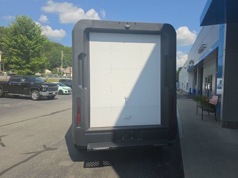 Used 2024 Chevrolet Brightdrop 400 w/ Commercial Equipment Package AWD/4WD image 4
