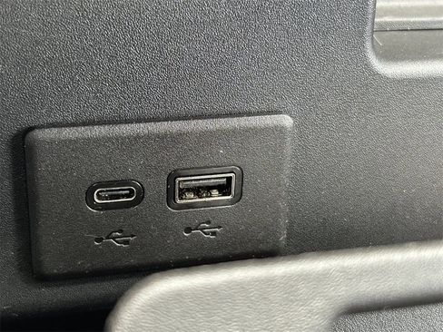 Used 2024 GMC Sierra 3500 Denali w/ Denali Reserve Package image 30