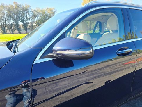 Used 2017 Mercedes-Benz GLC 300 4MATIC image 9