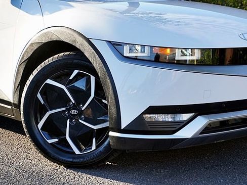 Certified 2024 Hyundai Ioniq 5 SEL image 4