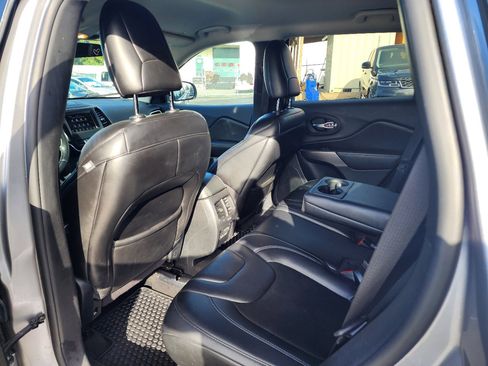 Used 2019 Jeep Cherokee Latitude Plus w/ Cold Weather Group image 21