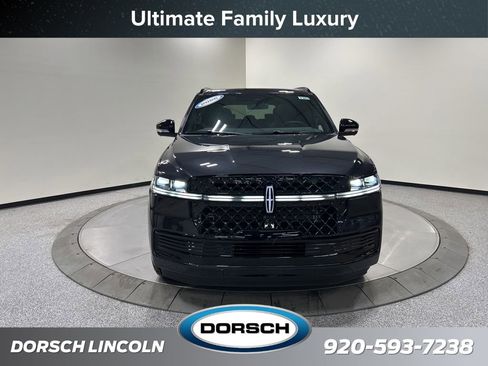 New 2026 Lincoln Navigator Reserve w/ Jet Appearance Package AWD/4WD image 2