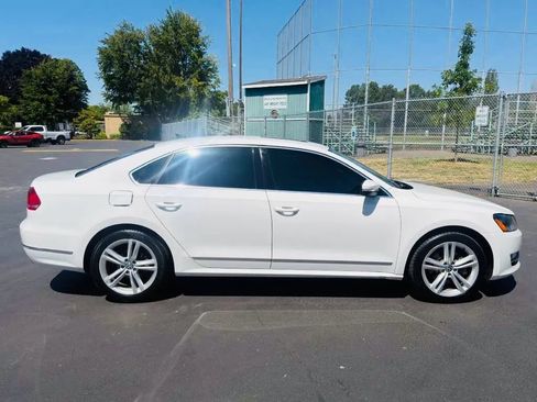 Used 2014 Volkswagen Passat TDI SE FWD image 6