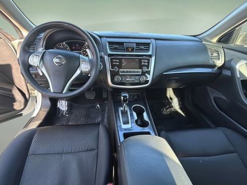 Used 2018 Nissan Altima 2.5 SR image 16