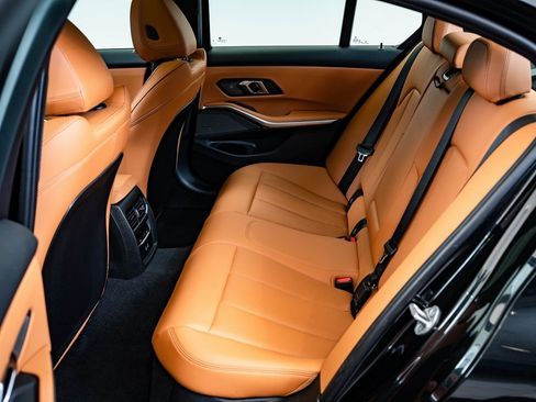 Used 2024 BMW 330i xDrive Sedan w/ Premium Package image 34