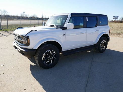 New 2025 Ford Bronco Outer Banks image 7