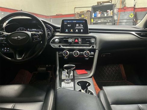 Used 2021 Genesis G70 2.0T image 9