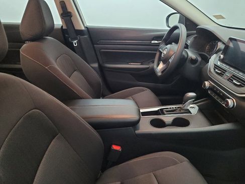 Used 2025 Nissan Altima 2.5 SV FWD image 21
