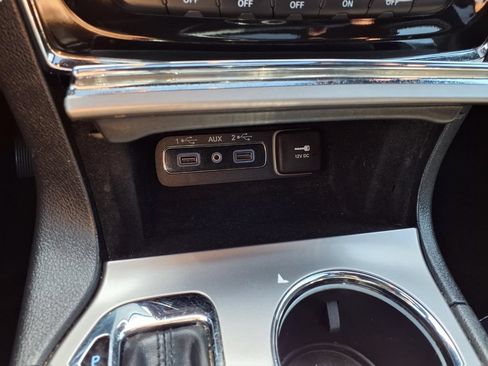 Used 2021 Jeep Grand Cherokee Laredo X AWD/4WD image 10