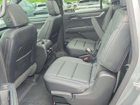 Used 2024 GMC Acadia Elevation AWD/4WD image 11