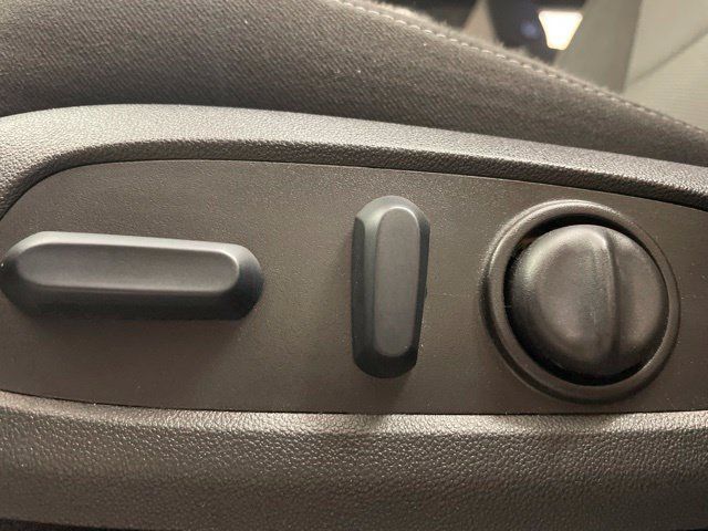 Used 2023 Chevrolet Traverse LT w/ LPO, Floor Liner Package AWD/4WD image 15