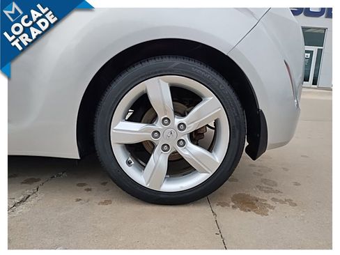 Used 2012 Hyundai Veloster FWD image 15