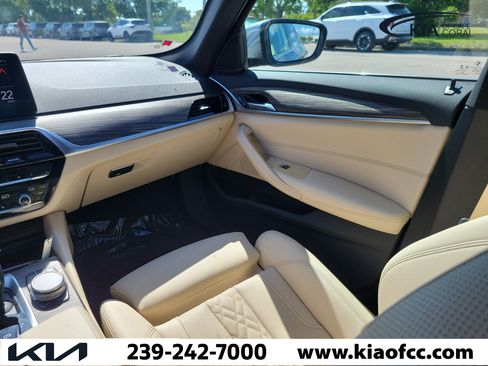Used 2023 BMW 530i RWD image 17
