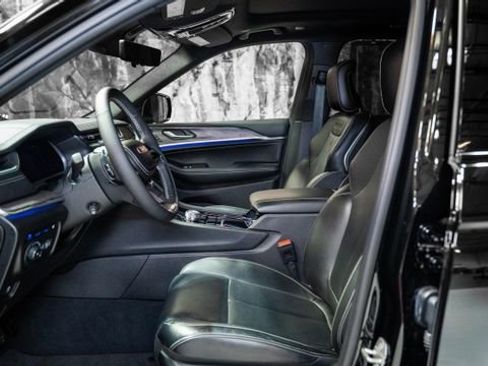 Used 2023 Jeep Grand Cherokee Overland w/ Luxury Tech Group IV image 3