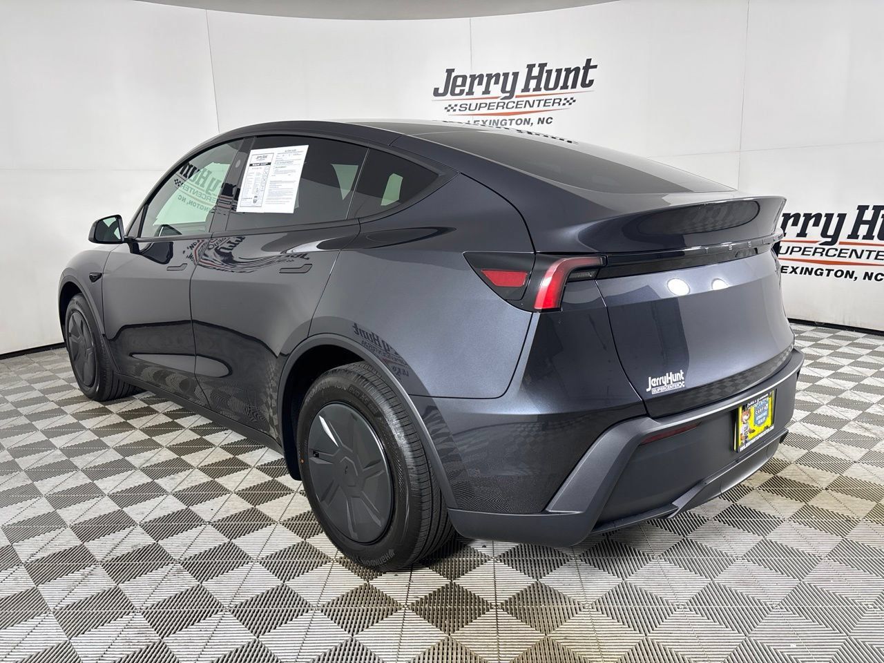 Used 2026 Tesla Model Y 2WD image 6