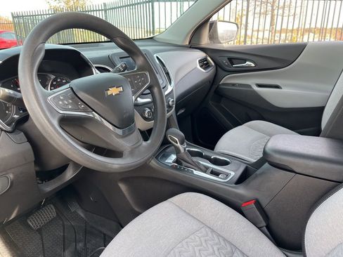 Used 2024 Chevrolet Equinox LS w/ LS Convenience Package image 16