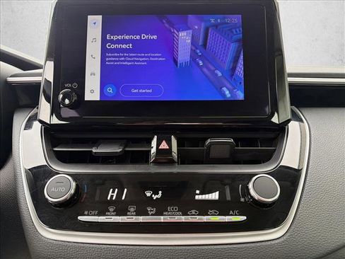 Used 2025 Toyota Corolla LE image 18