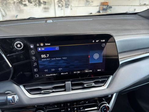 Used 2025 Chevrolet Equinox LT FWD image 17