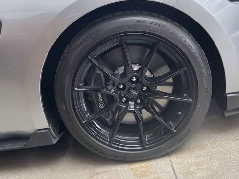 Used 2020 Ford Mustang Shelby GT350 w/ Technology Package image 12