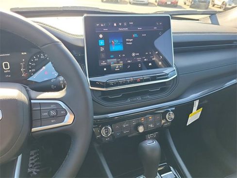 New 2026 Jeep Compass Latitude image 12