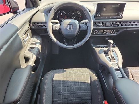 Used 2025 Honda HR-V Sport image 11