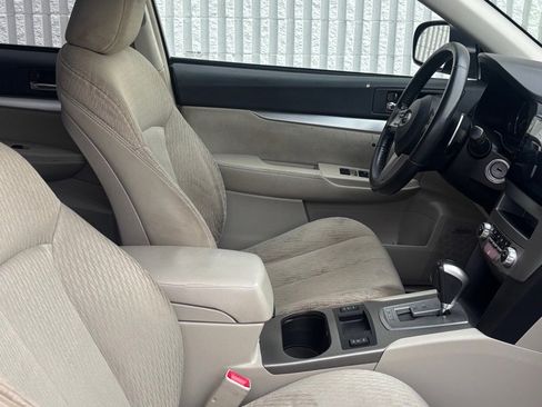 Used 2010 Subaru Outback 2.5i Premium image 7