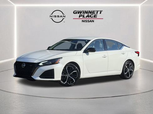 Used 2024 Nissan Altima 2.5 SR FWD image 1