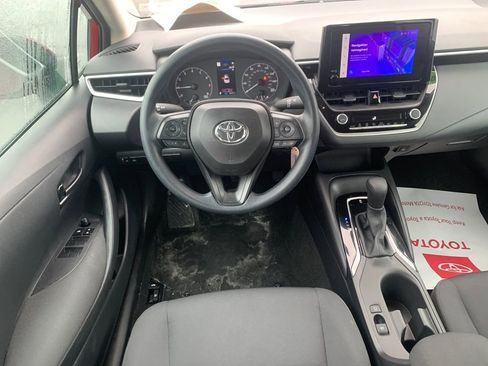 Used 2025 Toyota Corolla LE image 18