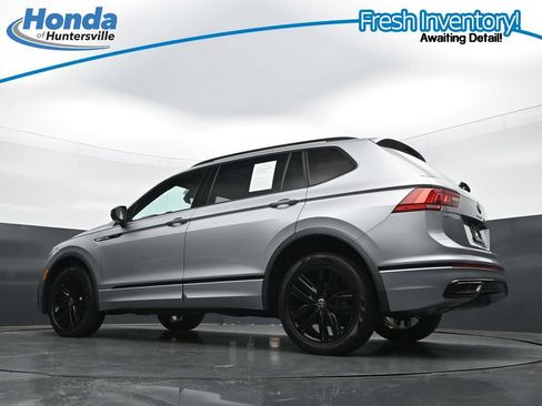 Used 2022 Volkswagen Tiguan SE R-Line FWD image 32