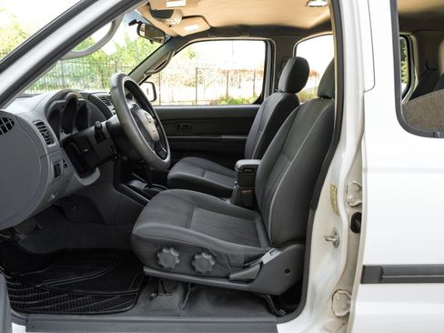 Used 2004 Nissan Xterra XE RWD image 4