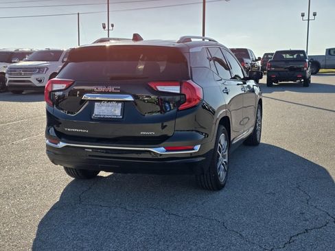 Used 2024 GMC Terrain Denali w/ Denali Premium Package image 8