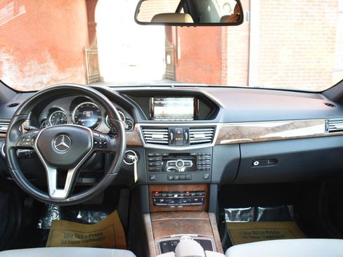 Used 2013 Mercedes-Benz E 350 Sedan image 21