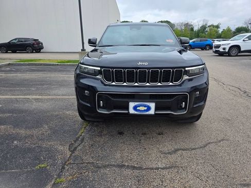 Used 2023 Jeep Grand Cherokee Overland w/ Luxury Tech Group IV AWD/4WD image 6