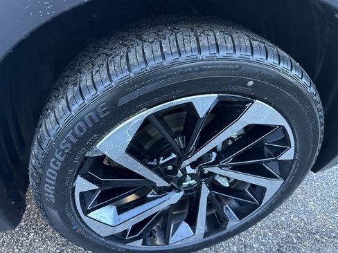 New 2025 Mitsubishi Outlander SE image 12