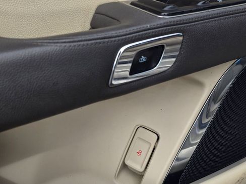 Used 2017 Lincoln Continental Select FWD image 25