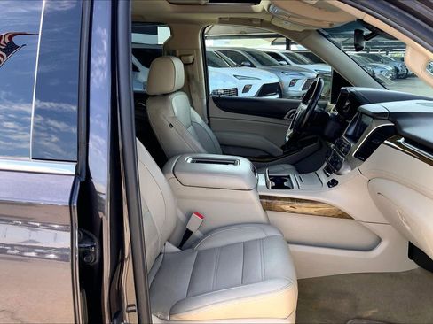 Used 2017 GMC Yukon Denali AWD/4WD image 9