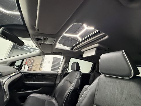 Used 2023 Honda Odyssey Touring image 13