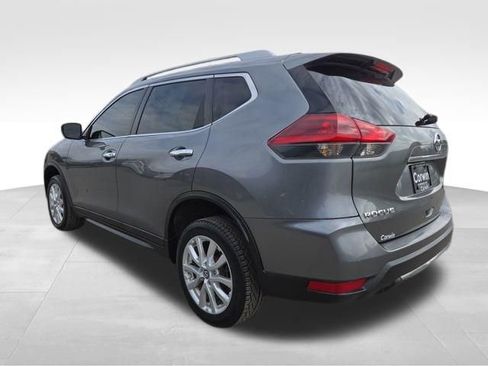 Used 2018 Nissan Rogue SV image 10
