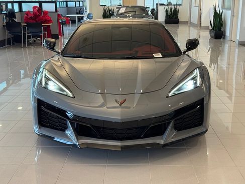 Used 2024 Chevrolet Corvette Z06 RWD image 7