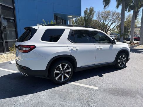 Used 2023 Honda Pilot Touring image 8