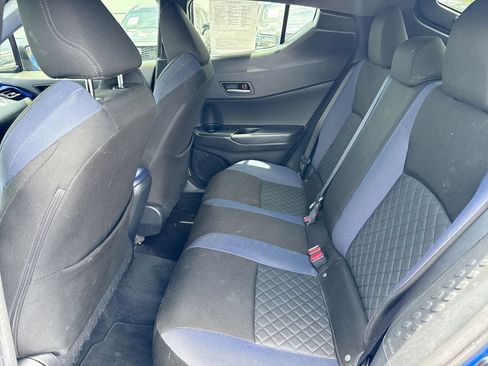 Used 2020 Toyota C-HR XLE FWD image 22