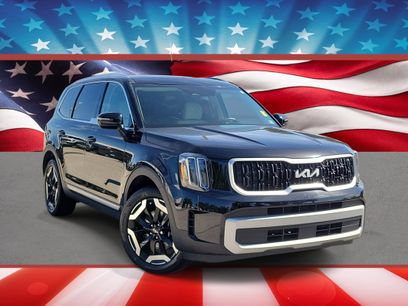 Used 2024 Kia Telluride EX w/ EX Captain's Chair Package