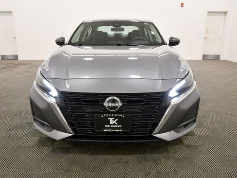 Used 2024 Nissan Altima 2.5 SV AWD/4WD image 11