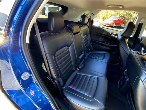 Used 2022 Ford Edge SEL image 18