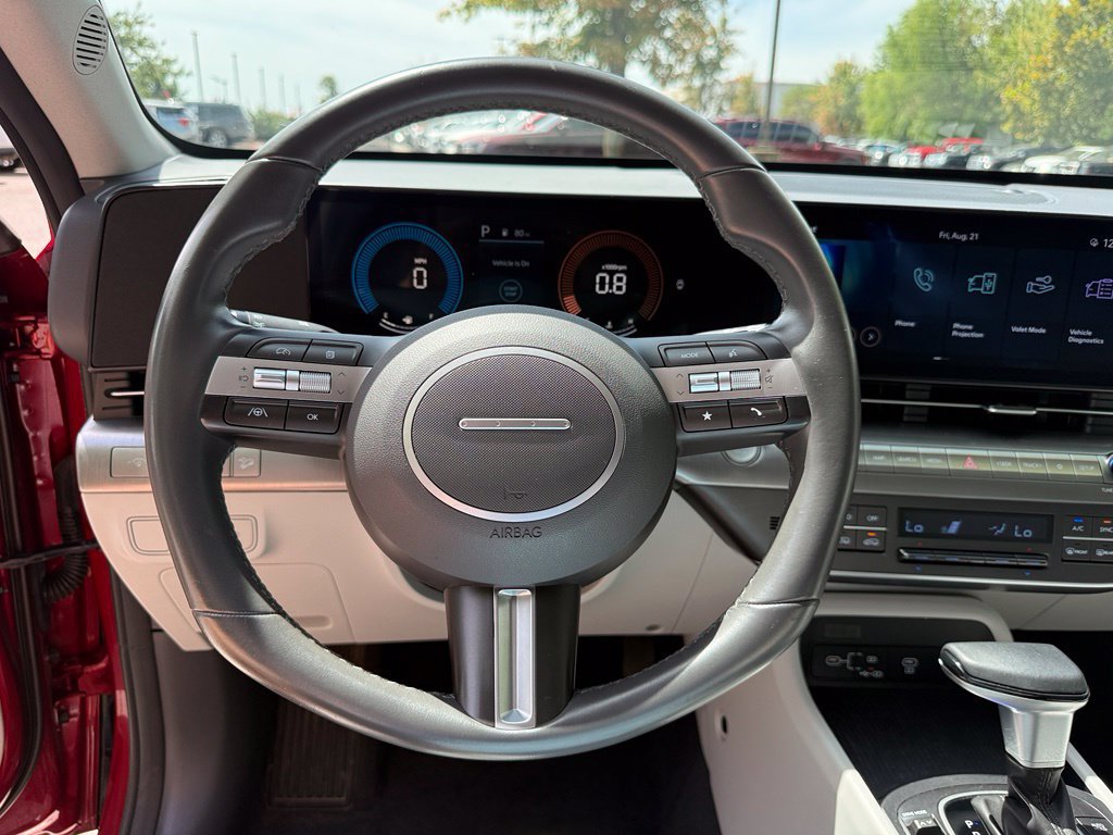 Used 2025 Hyundai Kona SEL FWD image 11